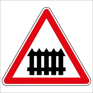Panneau de danger - Passage à niveau muni de barrières